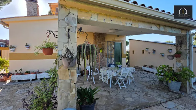 Casa independiente con doble terreno en niagara park, Tordera — 12