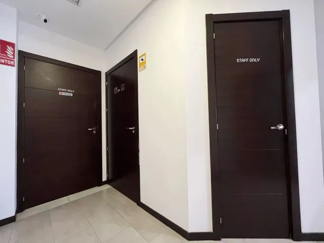 Local comercial 376m² en venta - Marbella — 10
