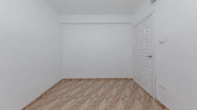 PISO EN VENTA CON INQUILINO C/ PEDRO ANTONIO DE ALARCON - BADALONA — 7