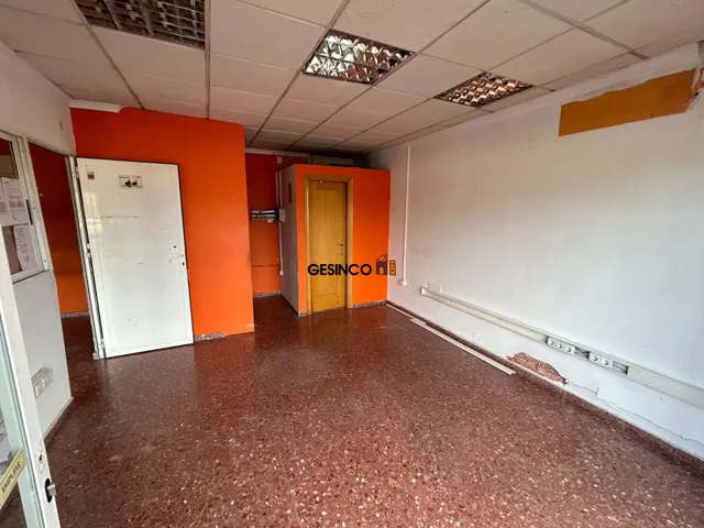 LOCAL COMERCIAL EN ALQUILER — 4