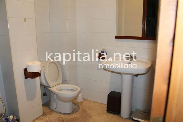 VENTA DE GRAN LOCAL COMERCIAL 187m2 - foto 2