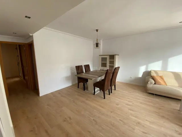 ¡Amplio y Luminoso Piso en Pueblo de San Juan! — 4