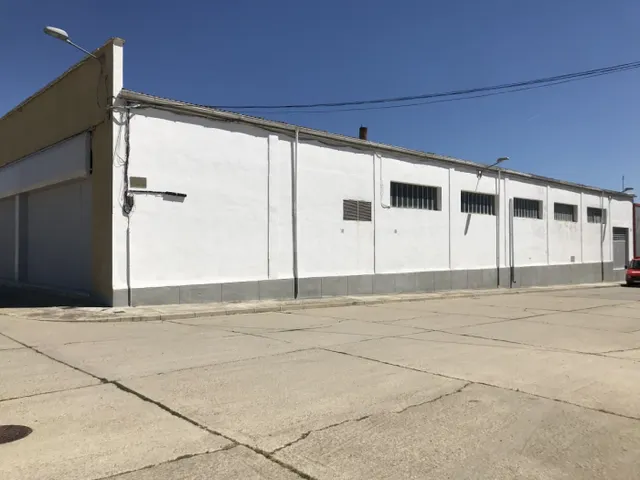 Nave industrial 2420m² en venta - Polígono Industrial
