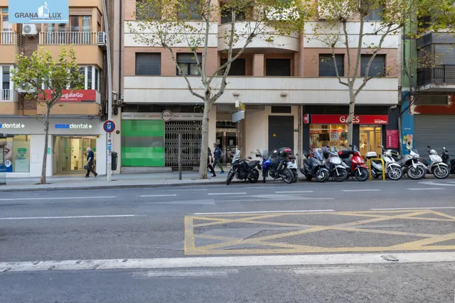 🏢 LOCAL COMERCIAL EN VENTA - ZONA PLAZA DE TOROS, GRANADA — 4