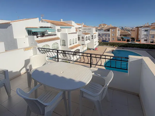 Espectacular ático con amplia terraza y excelentes vistas panorámicas y a la piscina comunitaria (350 metros playa) — 25