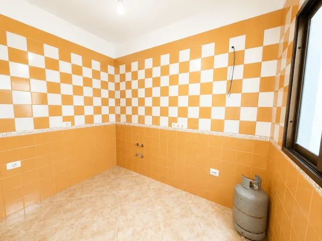 Casa terrera con dos viviendas independientes y posibilidad  - foto 3