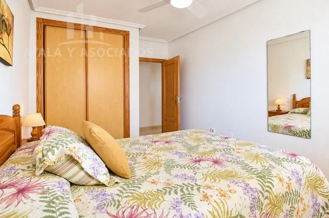 Apartamento en venta con terraza, piscina comunitaria y plaza de garaje, en la manga del mar menor, zona del estacio — 19