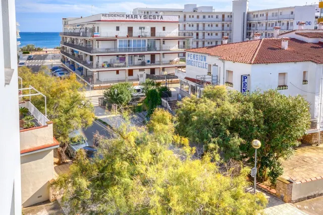 Bonito apartamento a 100 metros del mar en la zona de Salata - foto 4