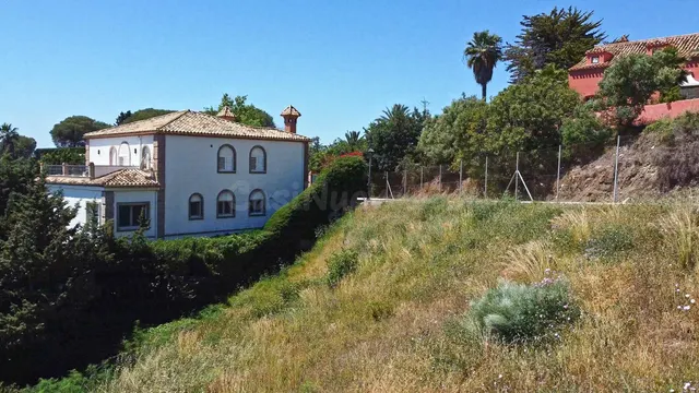 Terreno en Mijas con vistas al mar y construcción exclusiva - foto 4