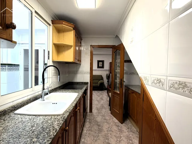 Casa de pueblo en Beniarjó con 3 dormitorios, terraza y mucho encanto. — 8