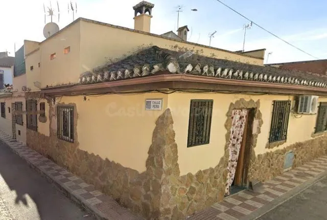 SE VENDE casa adosada OKUPA en C Costa Rica de Santa Fe - foto 3