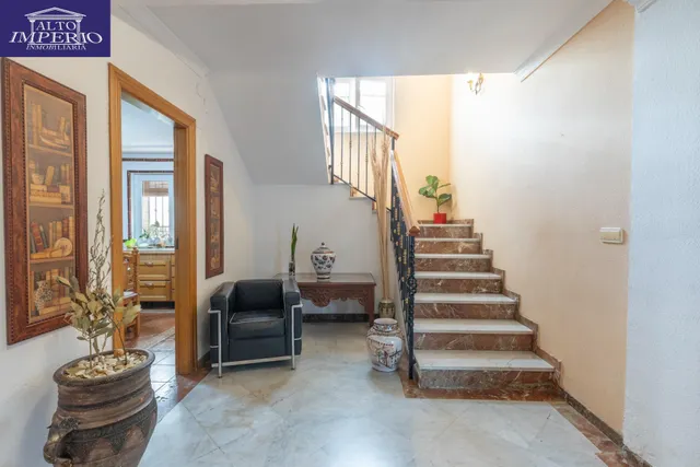 Casa en esquina en venta en Las Gabias — 2