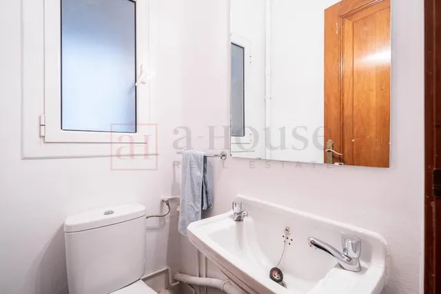 Piso para reformar con balcón en l' antiga esquerra de l' eixample — 13
