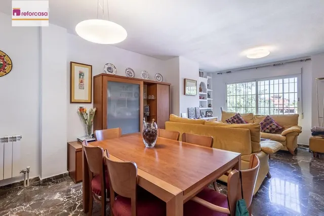 CASA PAREADA EN LA ZUBIA CON PISCINA, ZONA DE BARBACOA Y JARDÍN — 8