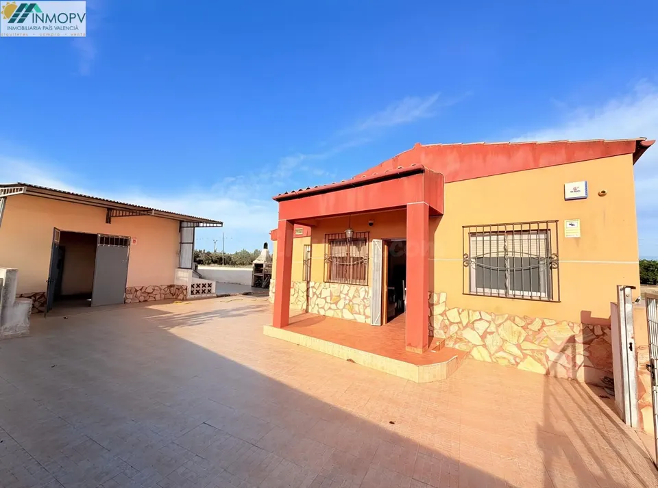 Chalet con gran finca rústica a un paso de Vinaròs