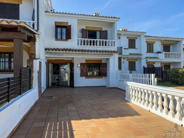 Casa adosada con piscina comunitaria - Sant Antonio de Calonge. — 3