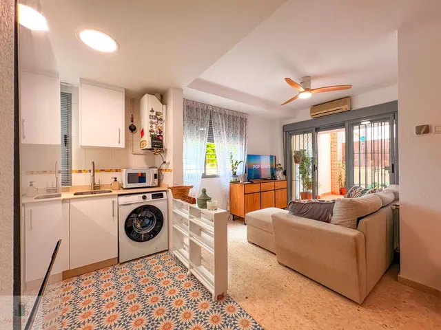 Apartamento de 2 dormitorios con patio, garaje y trastero en Ronda Sur — 9