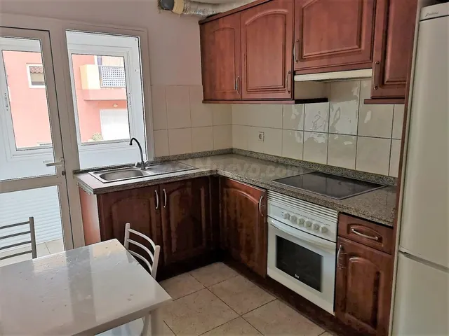 San Isidro. Piso 3 habitaciones, 2 baños, balcon, cocina ind - foto 2
