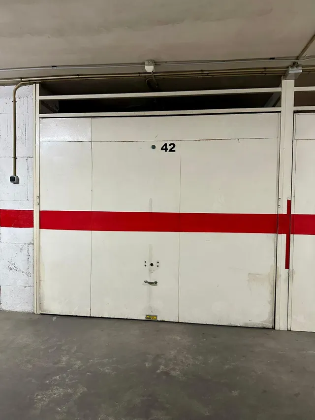 Se vende piso con garaje cerrado y terraza de 10 m2 en Torrevieja — 36