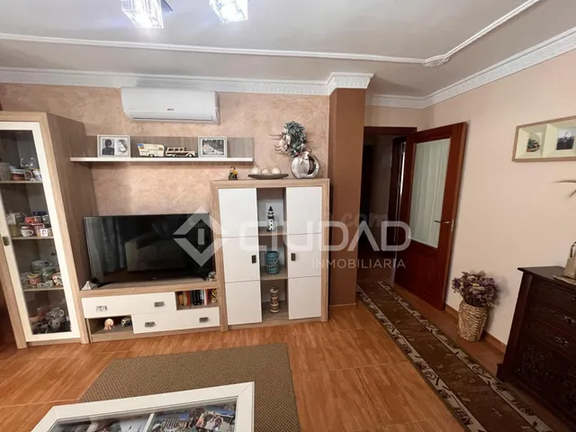 Piso en Barriada Andalucía — 3