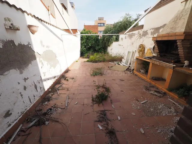 SE VENDEN CUATRO CASAS ADOSADA EN TERRASSA, ZONA SANT PERE N - foto 2