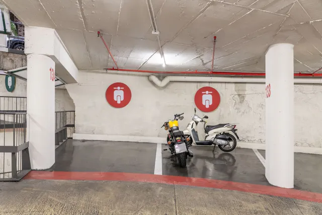 Parking 12m² en alquiler - Barcelona — 24