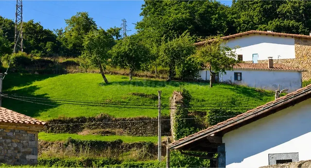 FINCA URBANA EN ZONA TRANQUILA Y ENTORNO PRIVILEGIADO.-