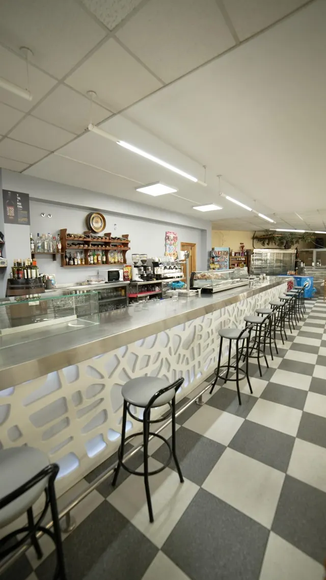 RESTAURANTE LISTO PARA EJERCER ACTIVIDAD EN LA MATANZA (ORIHUELA). — 11