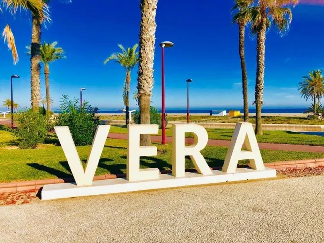 Bungalows Exclusivos en Vera Playa: ¡Vive o Invierte en el M - foto 5