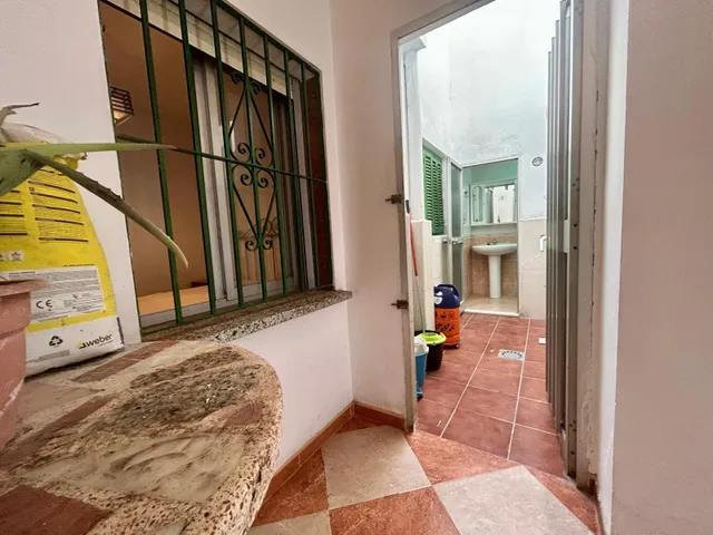 Amplia Casa para Reformar en el Corazón de la Ciudad — 15