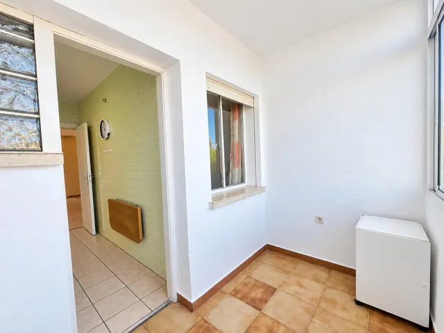 Piso luminoso de 3 dormitorios con terraza en Avenida de Mijas, Fuengirola — 9
