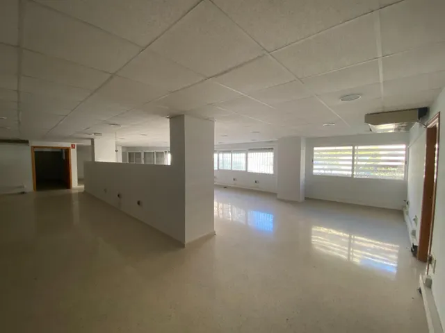 ¡OPORTUNIDAD ÚNICA! LOCALES COMERCIALES DISPONIBLES EN EL EDIFICIO PÉREZ BLÁZQUEZ – ALGECIRAS — 15