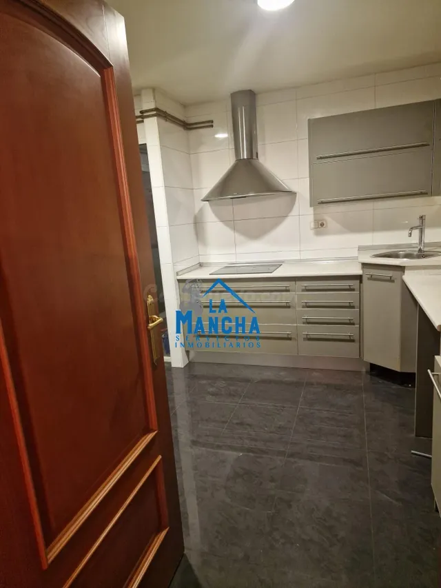*248.000€* INMOBILIARIA LA MANCHA VENDE MAGNÍFICO PISO REFOR - foto 5
