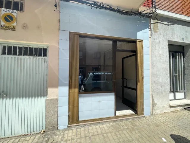 SE ALQUILA LOCAL ZONA ALTA — 2