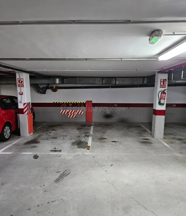 Oportunidad de Inversión: Plaza de garaje en A Patiña, Cambr