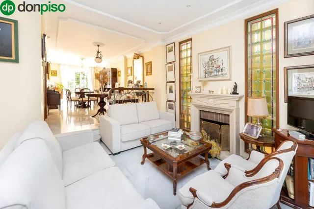 CHALET ADOSADO EN URBANIZACIÓN ADORATRICES — 16