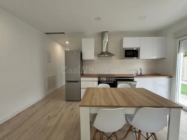Chalet independiente a estrenar con piscina privada y jardín - foto 3