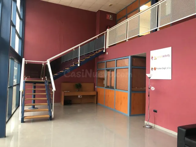 Nave industrial de poca antigüedad en venta.