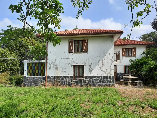CASA DE PIEDRA ENFOSCADA CON FINCA EN BARTOLO, VALDOVIÑO - foto 2