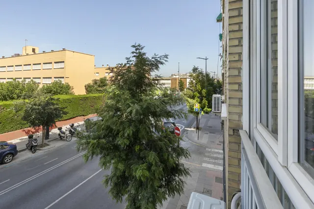 Espectacular Piso Reformado con Vistas Despejadas al Parque García Lorca (Zona Ronda - Arabial) — 18