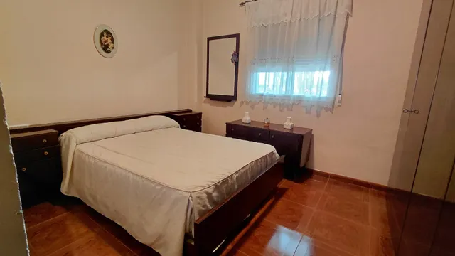 Casa de campo con parcela vallada, pinada, zona de olivos y amplia área de barbacoa — 10