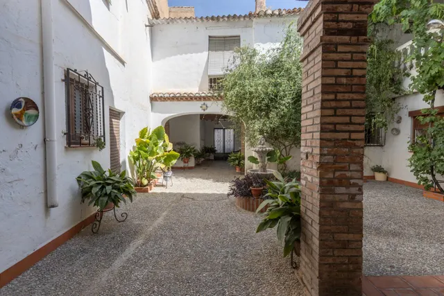 EXCEPCIONAL OPORTUNIDAD EN PLENO CENTRO DE HUÉTOR VEGA — 17