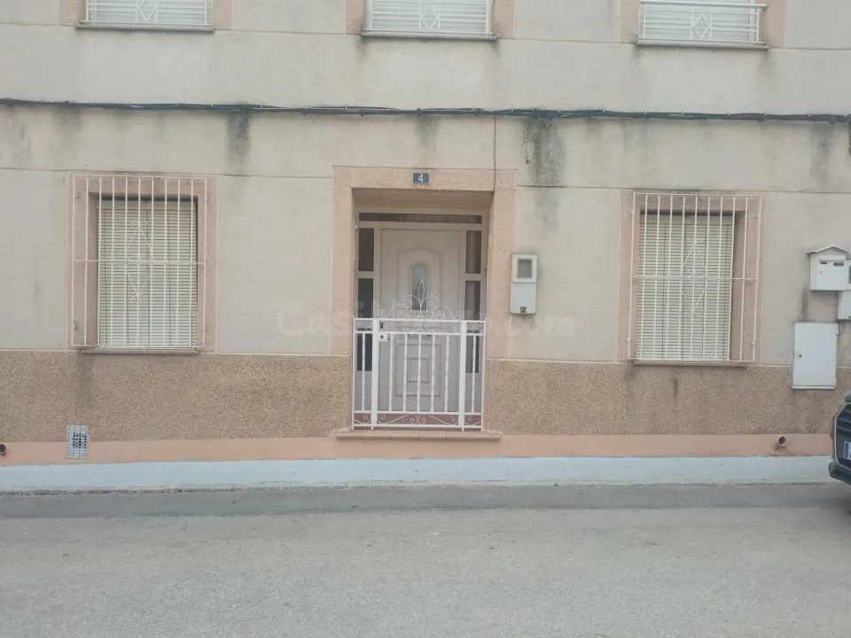 casa amplia de dos plantas con patio en Cehegín