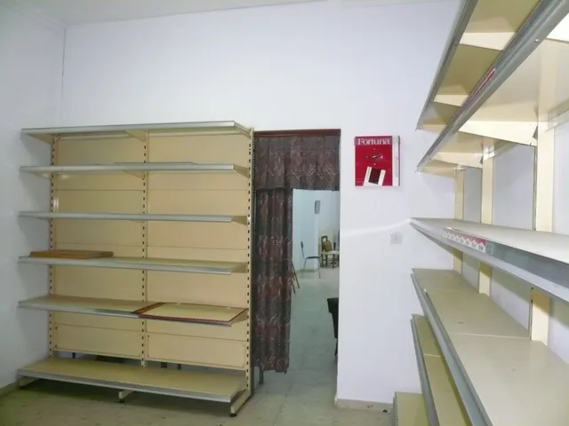 Venta de local comercial en zona Plaza de San Sebastián — 6