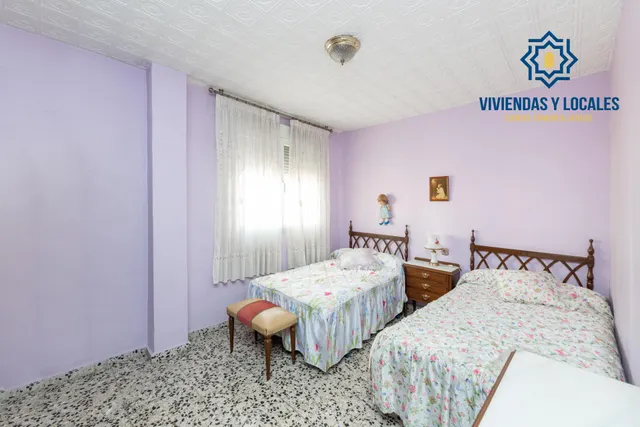 Local + vivienda en Avda. Cadiz — 25