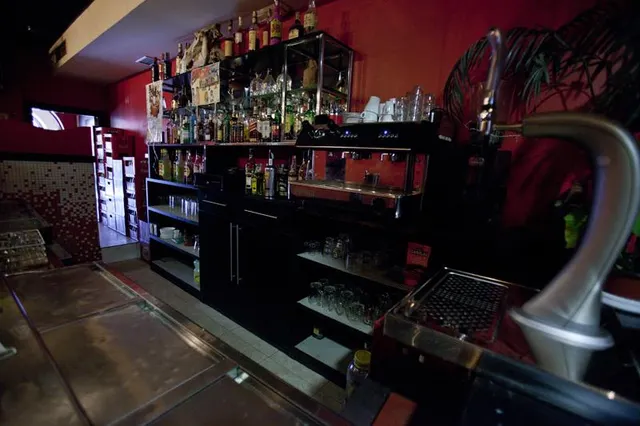 Pub en pleno funcionamiento en venta en Quintanar del Rey. — 19