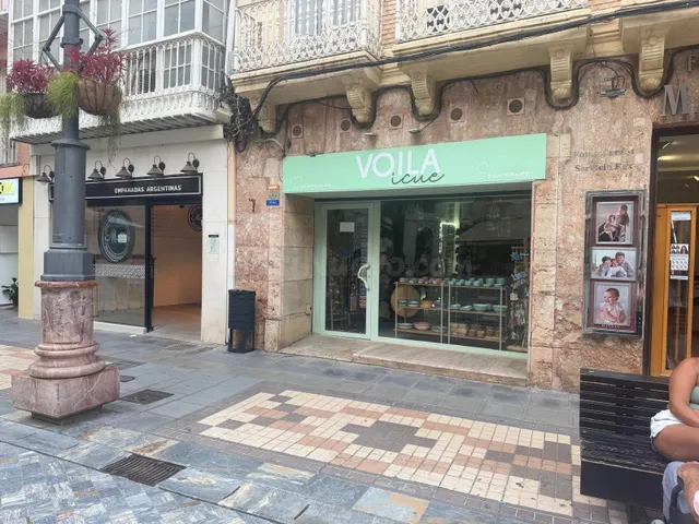 Local en calle del carmen junto al icue — 2