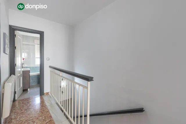 PRECIOSO ADOSADO CON PATIO, TERRAZA, COCHERA Y ESTUFA DE LEÑA EN LAS GABIAS (GRANADA) — 8