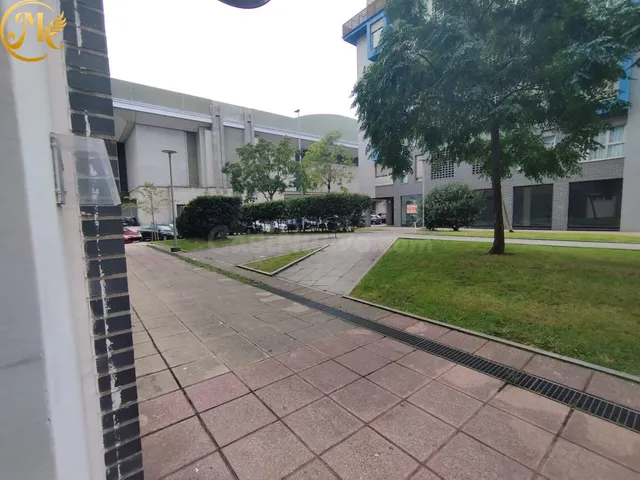 IMPECABLE LOCAL JUNTO AL CORTE INGLÉS A PIE DE CALLE. - foto 4