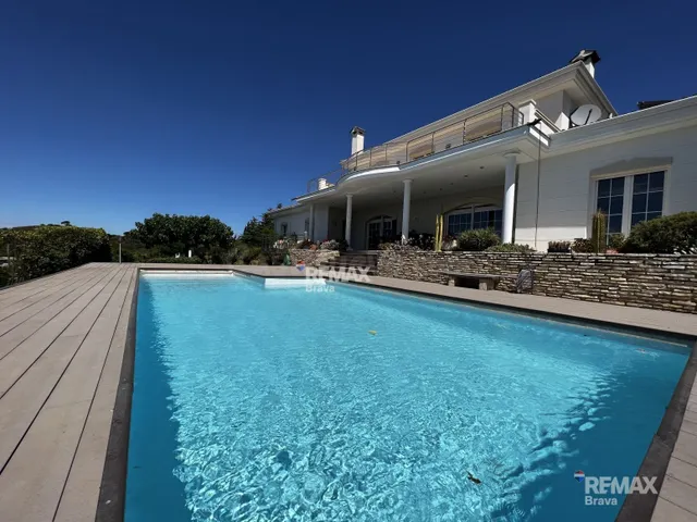 Pau | Exclusiva villa de lujo con vistas panorámicas al mar 